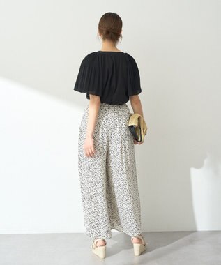 earth music&ecology マジョリカフレアスリーブスクエアプルオーバー Ivory