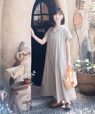 UNFILO 【GISELe 6月号掲載/洗える/軽量】MOVE TEX ギャザーワンピース グレージュ