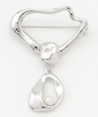 【CLASSY.1月号掲載】ウェーブブローチ