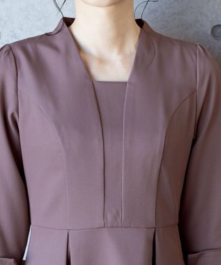 Tiaclasse 【洗える】裾に向かってエレガントに広がる美光沢フレアワンピース ピンクモカ