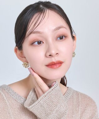 Phoebe フレグラントフラワーメタルピアス ゴールド