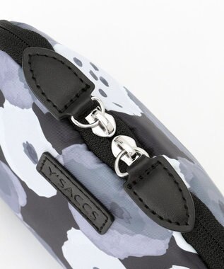 Y'SACCS 総柄プリントハーフムーンポーチ グレー