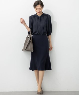 23区 L ライトバックサテンアムンゼン ギャザーブラウス ネイビー系