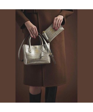 A.D.M.J. 【牛革】クロコ型押しキューブトート21cm(ショルダーストラップ付) GG