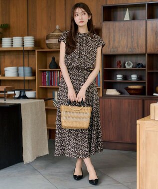 Tiaclasse 【新色追加】花柄フレンチスリーブワンピース ブラウン
