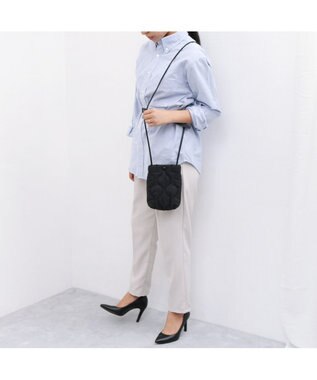 UNBILLION cachecache ナイロンキルティングスマホショルダー ブラック