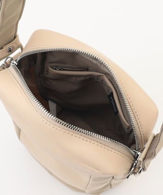 Y'SACCS ブロックモチーフポシェット アイボリー