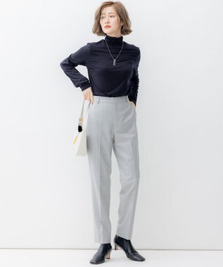 23区 クリアウールサキソニー テーパードパンツ ライトグレー系