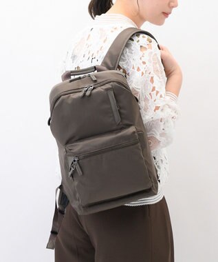 ACE BAGS & LUGGAGE W&.Day/Night ポッケス ハグリュック A4サイズ 13.3インチPC収納 20211 ダブルアンドデイナイト アッシュブラウン