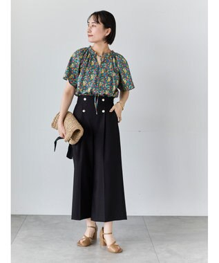 Te chichi 【LIBERTY FABRICS】フリルネックブラウス ネイビー