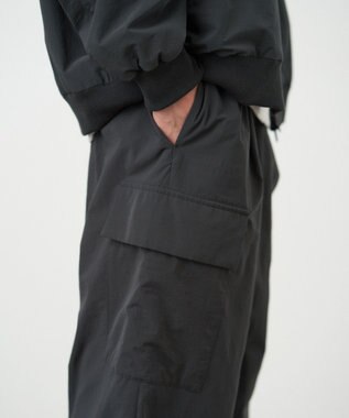 ATON STRETCH WOOLY NYLON | パラシュートカーゴ パンツ - UNISEX CHARCOAL GRAY