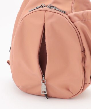 Y'SACCS 【Y’SACCS vous et】フロントファスナークロスボディバッグ ピンクベージュ