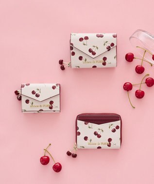 Maison de FLEUR リーフ付きチェリーカードケース Red