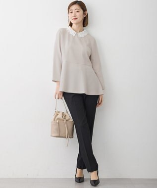 23区 L 【セットアップ対応/洗える】トリアセダブルジョーゼット 2WAYレース襟 ペプラムブラウス ベージュ系