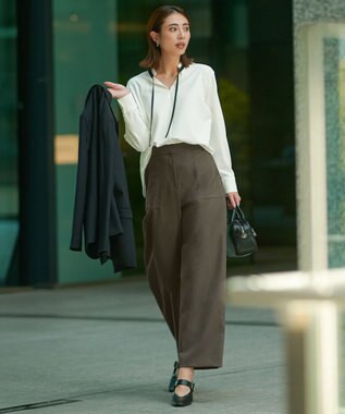 ICB 【洗える】ストレッチピーチツイル バレルパンツ カーキ系