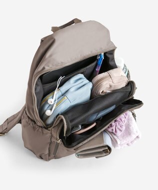 TOCCA 【A4サイズ収納可・WEB＆一部店舗限定】CAROVANA BACKPACK 10ポケットバックパック グレージュ系