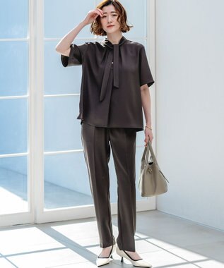 23区 L 【Oggi7月号掲載/吸水速乾/接触冷感/UVカット】ストレッチジョーゼット テーパード パンツ ダークブラウン系