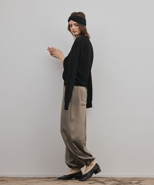 GRACE CONTINENTAL マットサテンバレルパンツ カーキ