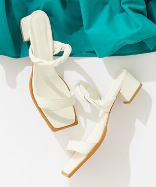 23区 【WEB限定】ツイスト ベルト サンダル ホワイト系