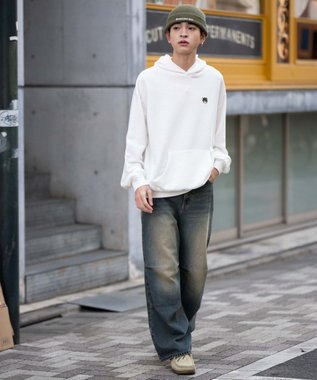 WEGO 【ユニセックス着用ITEM/SMLサイズ展開/裏起毛】ワンポイント刺繍プルパーカー ホワイト