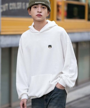 WEGO 【ユニセックス着用ITEM/SMLサイズ展開/裏起毛】ワンポイント刺繍プルパーカー ホワイト