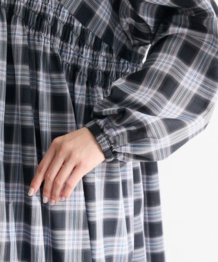 Green Parks 【しゃれシャツ】イージーケアＶネックチェックブラウス Black