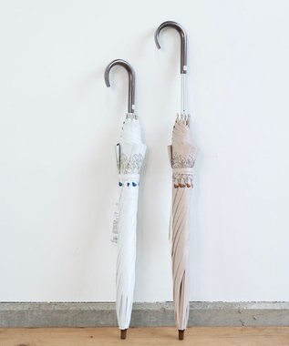 AND WOOL 〈一級遮光生地・晴雨兼用〉スミレ刺繍の日傘 （長傘タイプ） ホワイト