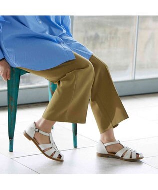 ing <ing>【WEB限定】グルカフラットサンダル ホワイト