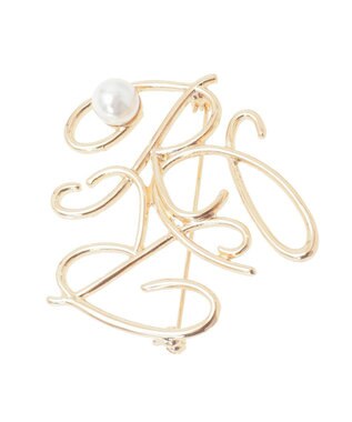 Green Parks ｅｖｅｒｙ　ｗａｌｋ．モノグラムブローチ