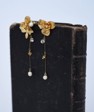 monshiro 【スワロフスキー】シュウカイドウニハチライン イヤリング ゴールド