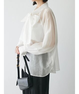 Green Parks AnriettMusee シアーボウタイブラウス Off White