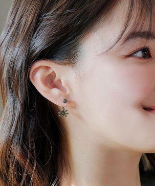 Tiaclasse 【金属アレルギー対応】フラワーキャッチピアス ブラック