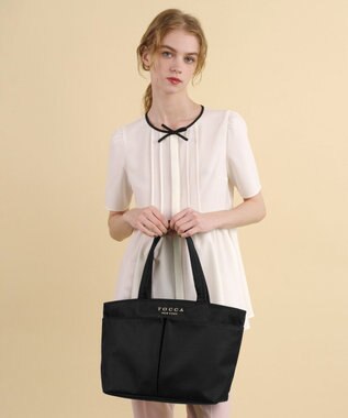 TOCCA 【WEB＆一部店舗限定】【A4サイズ対応・サスティナブル素材】T-INCONTRO TOTE L トートバッグ L ブラック系