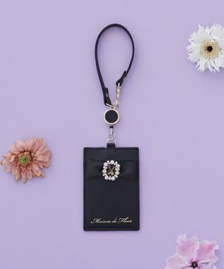 Maison de FLEUR リール付きビジューリボンパスケース
