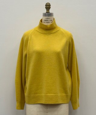 自由区 【カタログ掲載】ウールカシミヤブレンドソリッドハイネック ニット マスタード