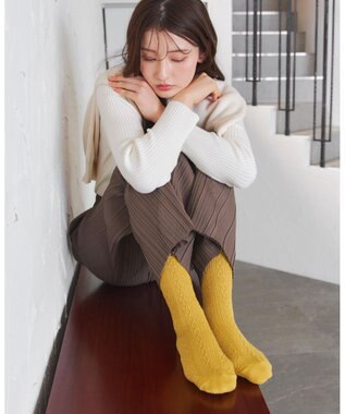 Tiaclasse ケーブル柄編みソックス マスタード