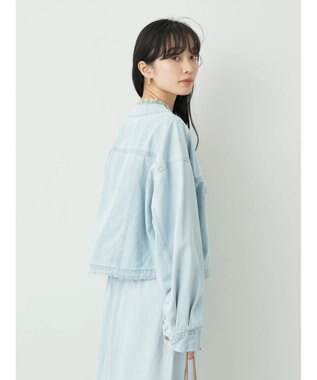 earth music&ecology ノーカラーＧジャン Light Indigo