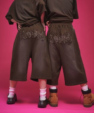  【ユニセックス着用ITEM/ウエストゴム】ダメージアップリケショートパンツ