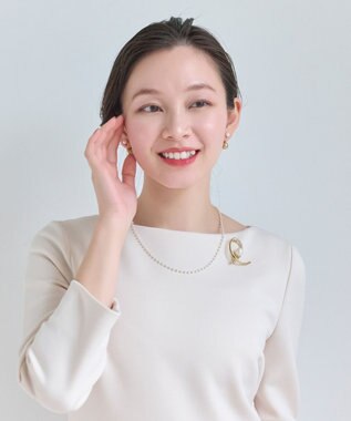 Phoebe クロスカーブパールビジューブローチ　ゴールド ゴールド