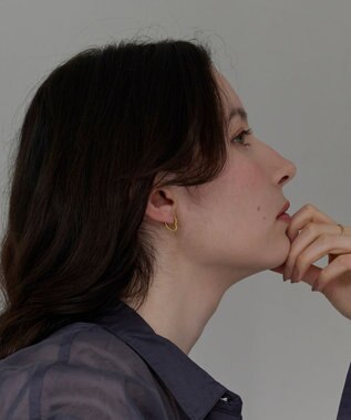 Phoebe 【金属アレルギー対応】ハートフープワンタッチピアス　ゴールド/サージカルステンレス ゴールド