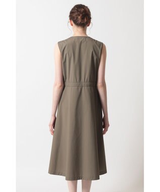DAKS エレガントノースリーブドレス グリーン