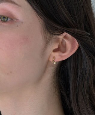 Phoebe 【金属アレルギー対応】【痛くないシリーズ】フラワービジューフロートライトフィットイヤリング　ゴールド ゴールド