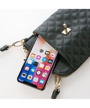 LA BAGAGERIE シープレザー　キルティングスマホショルダー グリーン