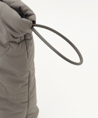 自由区 パディングキルトドロスト バッグ カーキ