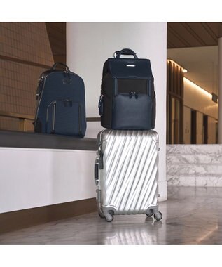 TUMI JARVIS フラップ・バックパック ブラック/ネイビー