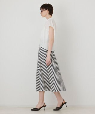 GRACE CONTINENTAL シアードルマントップ ホワイト