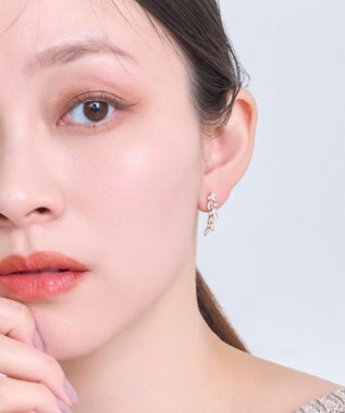Phoebe リーフグレースビジューピアス&イヤリング　ゴールド ゴールド