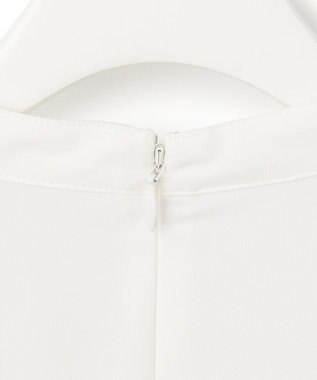 ICB 【洗える】BackSatinAmunzen 5分袖スカーフタイブラウス オフホワイト系