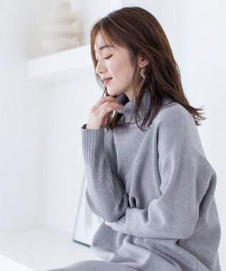 Tiaclasse 【洗える】華のあるニットタートルワンピース グレー