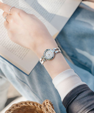 CITIZEN 【ロングセラー】大人気のハーフバングルモデル 上品な華やかさ ソーラーテック  秒針あり wicca　NA15-1572C